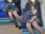 撮影バレ！　朝帰り娘がわざとパンティ見せてくれる件　電車対面