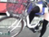 アルバイト先のD子娘。自転車のサドルに生Pを食い込ませるハイビジョン