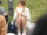 お座りお姉さん発見！！（ＦＨＤ）大変です！！パンツが見えてますよ３１