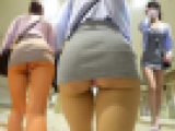 【ミニワンピ探訪】歩行中お姉さんのタイトワンピが徐々にずり上がり☆生尻丸見え中!!!