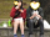 お座りお姉さん発見！！（ＦＨＤ）大変です！！パンツが見えてますよ８０