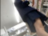 ◎ローアングル＃１　買い物中に見つけたJKの白パンツ